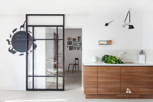 kuchnia przesuwane szklane drzwi Alicja Brzuska projekt